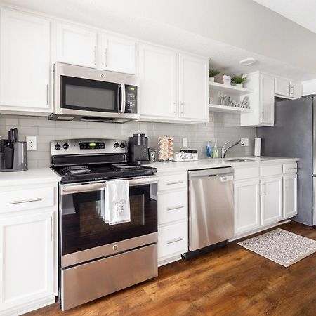 Luxury Downtown Townhome Unit 15 Cleveland Exterior photo