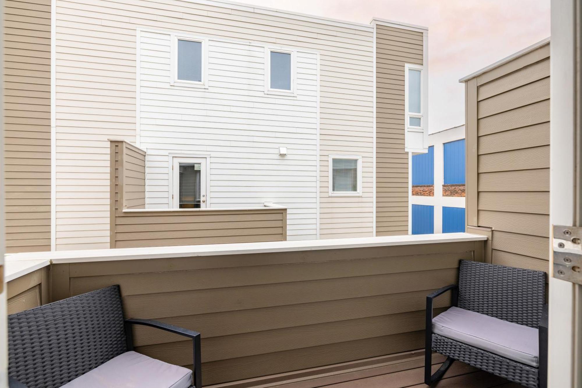 Luxury Downtown Townhome Unit 15 Cleveland Exterior photo